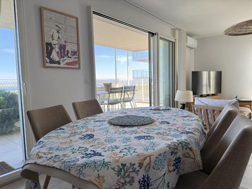 Élégant T2 avec terrasse à Sète, parking sécurisé