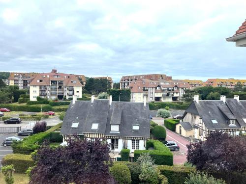 Appartement lumineux avec balcon et parking à Villers-sur-Mer - FR-1-712-97