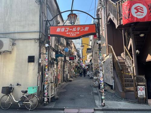 立地最高 新宿歌舞伎町 新宿駅徒歩圏内 最大3名様まで宿泊可能 6路線利用可能 6歳以下は無料です