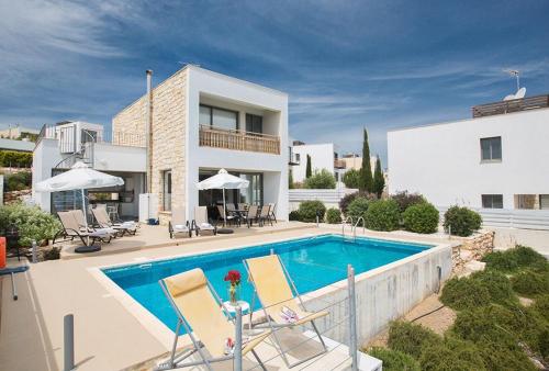 Villa Tavrou Dyo - Luxury 3 Bedroom Latchi Villa With Private Pool