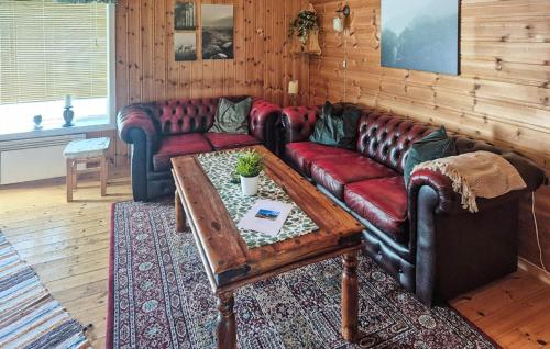 Χώρος καθιστικού στο 2 Bedroom Beautiful Home In Frosta