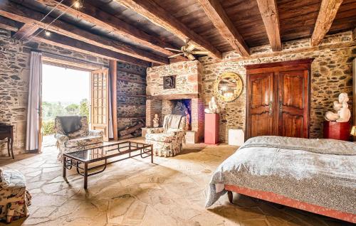 Ένα ή περισσότερα κρεβάτια σε δωμάτιο στο Stunning Home In Sainte-Trie With Wifi