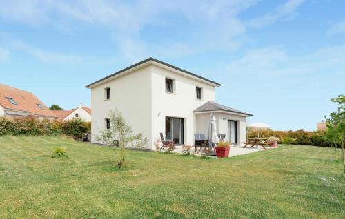 Stunning Home In Esquay-Notre-Dame