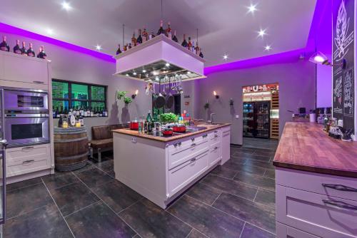 Una cocina o zona de cocina en Drei Loewen