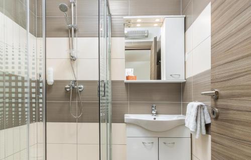 Lovely Apartment In Pula With Wifi