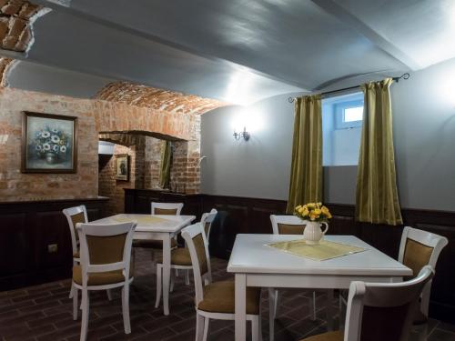 Khu vực ghế ngồi tại Maison Elysée