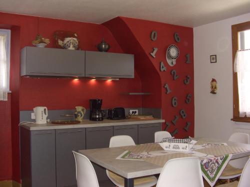 Dapur atau dapur kecil di Gîte Labaroche Temps Libre