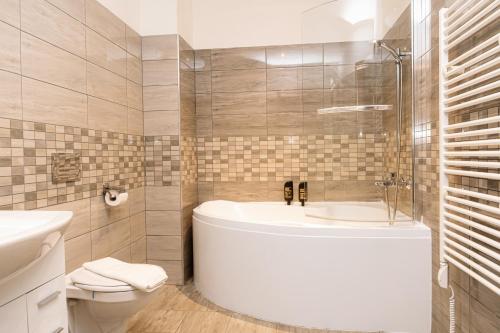 Ένα μπάνιο στο Hotel Mátrix