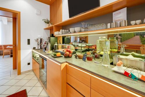 Kuchyň nebo kuchyňský kout v ubytování Hotel-Pension Fünfhaus