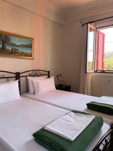 Gallery image of Hotel Esperides in Kardamili