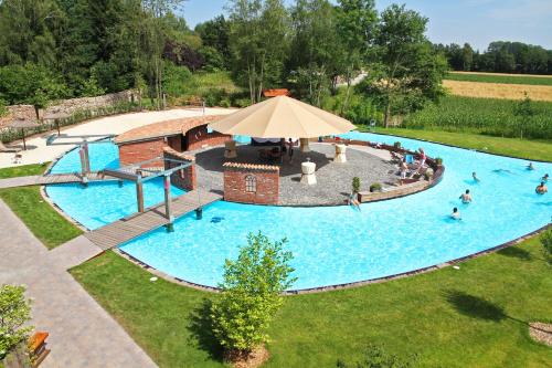 Πισίνα στο ή κοντά στο Landhotel Beverland bei Münster