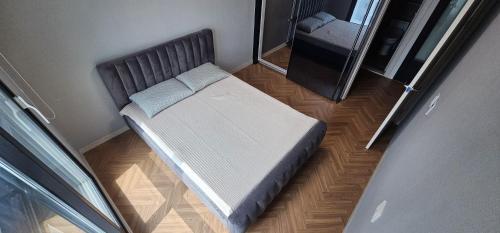 an overhead view of a bed in a room at Casa Felice in Busan