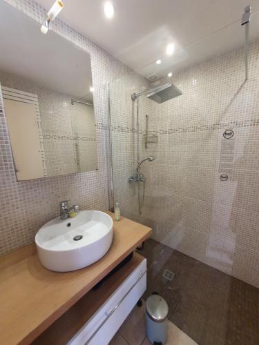 Koupelna v ubytování A 200m de la plage une maison confortable