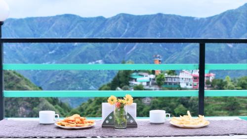 ホテルから撮影された、または一般的な山の景色