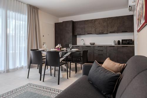 Dapur atau dapur kecil di MINA Apartments