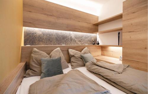 Una cama o camas en una habitación de Gorgeous Home In Stegersbach With Sauna