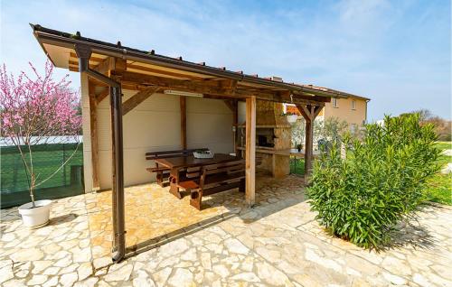 Cozy Apartment In Pula With Wifi