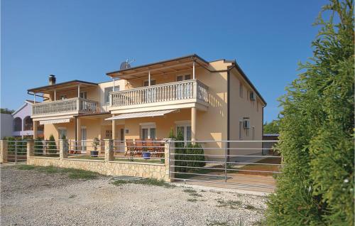 Beautiful Apartment In Pula