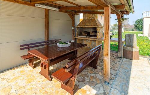 Beautiful Apartment In Pula