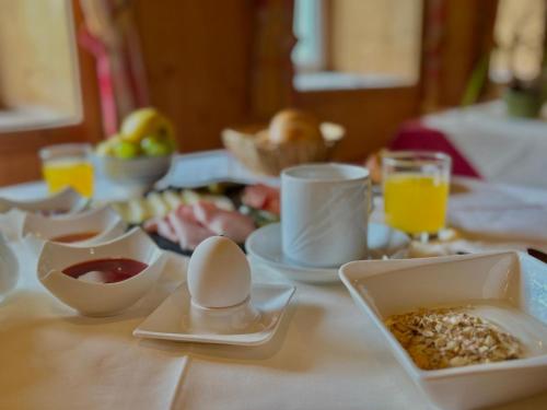 Jídlo v hotelu nebo okolí