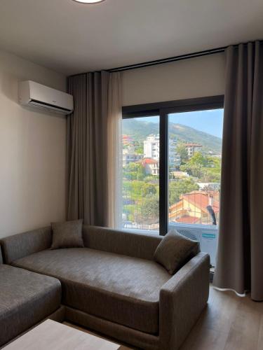 Χώρος καθιστικού στο Emera Apartments