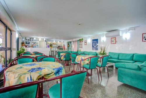 Area soggiorno di Hotel Diamante 5 minuti dalla fiera di rimini CON PARCHEGGIO INCLUSO
