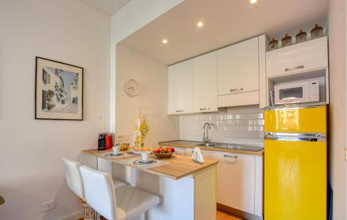 Η κουζίνα ή μικρή κουζίνα στο Lovely Apartment In Rapallo With Wifi