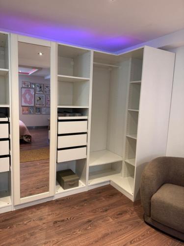 Fotografie z fotogalerie ubytování Loft Cosy avec billard et à 10 minutes de l'aéroport de Zaventem v destinaci Machelen