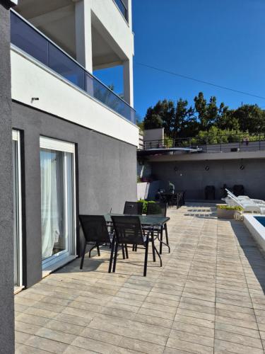 Apartments Merinにあるバルコニーまたはテラス