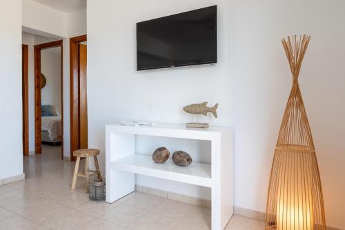 TV a/nebo společenská místnost v ubytování Einalia Holiday Homes