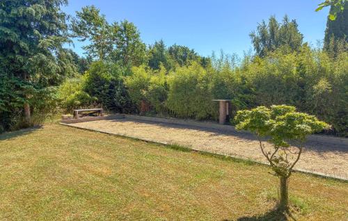 Κήπος έξω από το Stunning Home In Væggerløse With Wifi