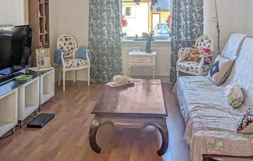 TV a/nebo společenská místnost v ubytování 3 Bedroom Nice Home In Bastuträsk