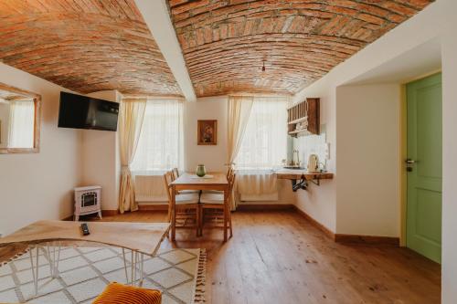 TV a/nebo společenská místnost v ubytování Statek Pazderna
