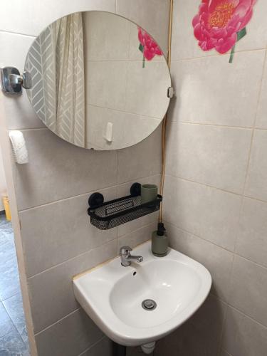 Ένα μπάνιο στο Petit studio bien équipé