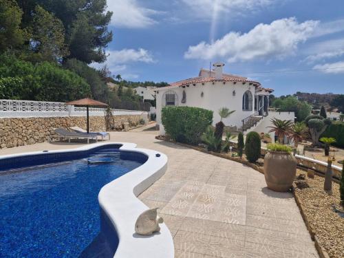 Leamar House by Theka Services