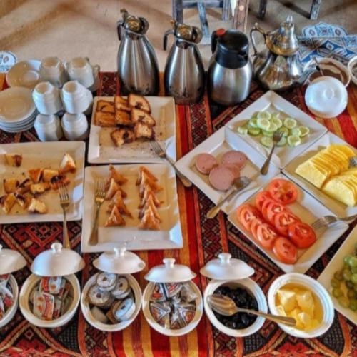 Jídlo v luxury tent nebo okolí