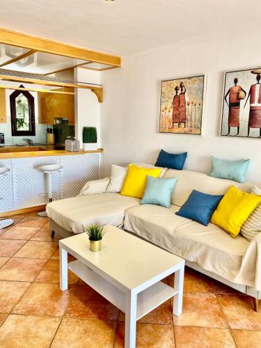 Deluxe Villa - Oceanfront, Heated Pool
