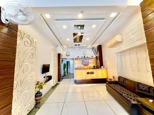 Istumisnurk majutusasutuses Hotel Jasmine Paldi Ahmedabad