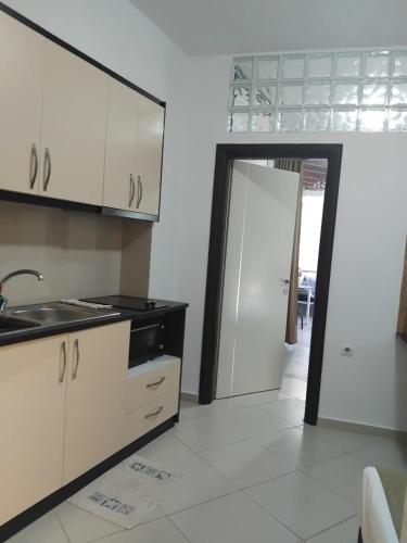 Gallery image of Ansi Paradiso Apartaments in Sarandë