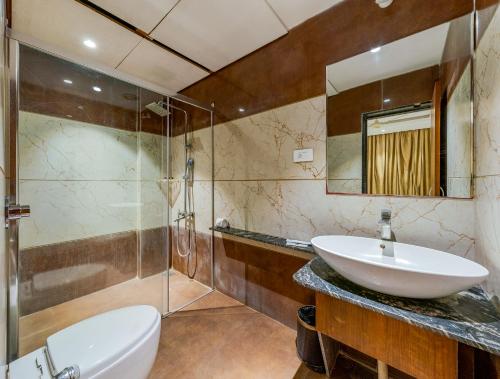 Koupelna v ubytování Hotel Sapphire Premium Hotel & Suite