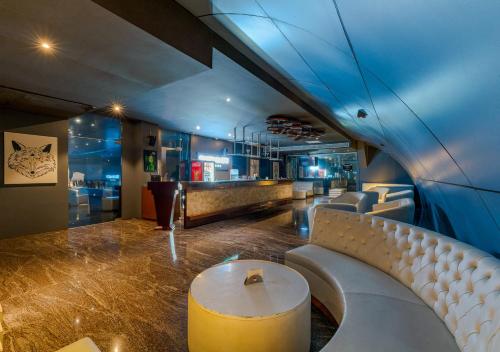 Posezení v ubytování Hotel Sapphire Premium Hotel & Suite