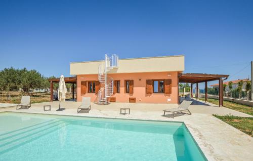 Bazén v ubytování Nice Home In Balestrate nebo v jeho okolí