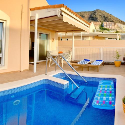 Seaview Villa - Pool, Air Con, Home Office Ready
