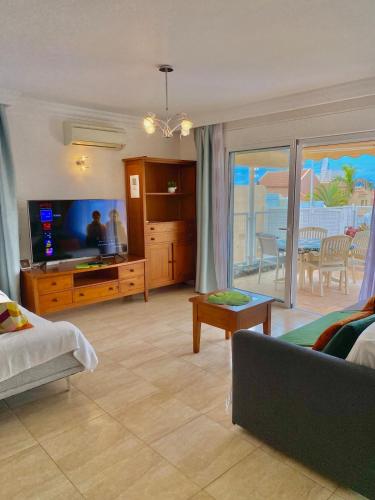 Seaview Villa - Pool, Air Con, Home Office Ready