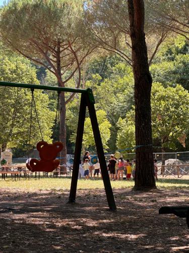 Ο χώρος παιχνιδιού για παιδιά στο La sosta al lago