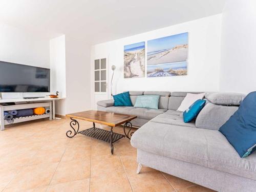 Photo de la galerie de l'établissement Maison à La Flotte avec jardin clos et parking, pour 4 pers. - FR-1-835-22, à La Flotte