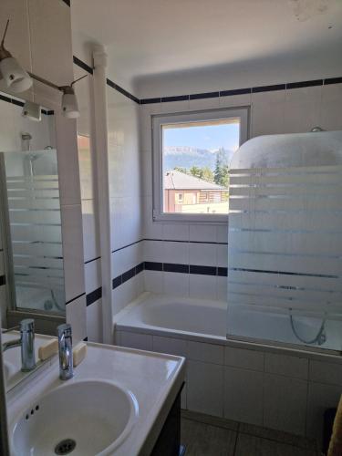 Appartement tesisinde bir banyo