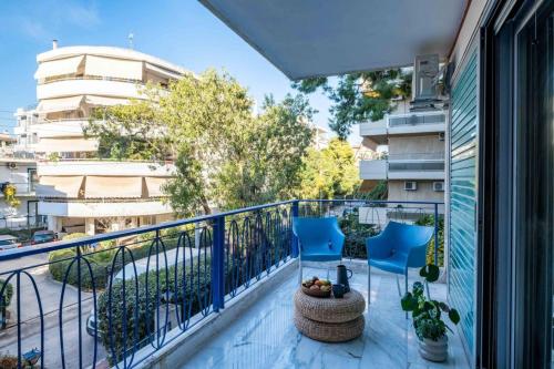 Stylish 2BR with Balcony, Northern Suburbs