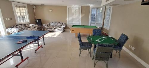 Kemudahan pingpong di Houghton Garden Manors atau berdekatan