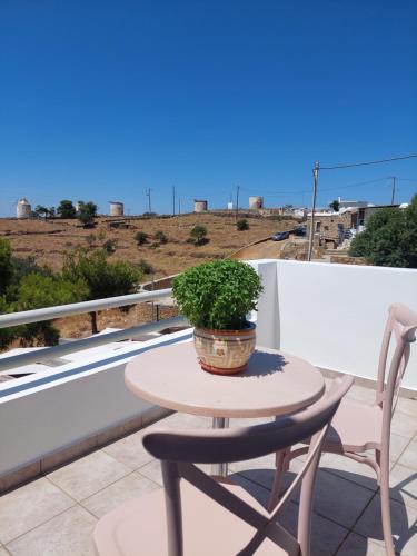 Μπαλκόνι ή βεράντα στο Socrates House Kythnos